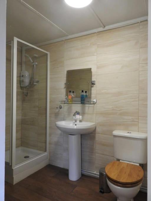 Skylark Shepherds Hut Royal Tunbridge Wells Ngoại thất bức ảnh