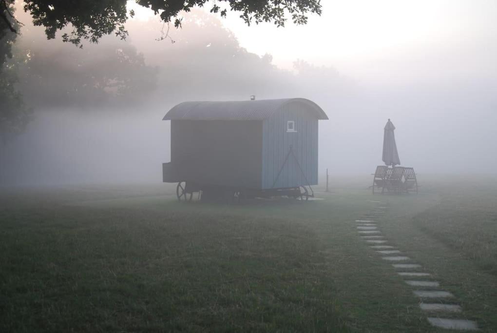 Skylark Shepherds Hut Royal Tunbridge Wells Ngoại thất bức ảnh