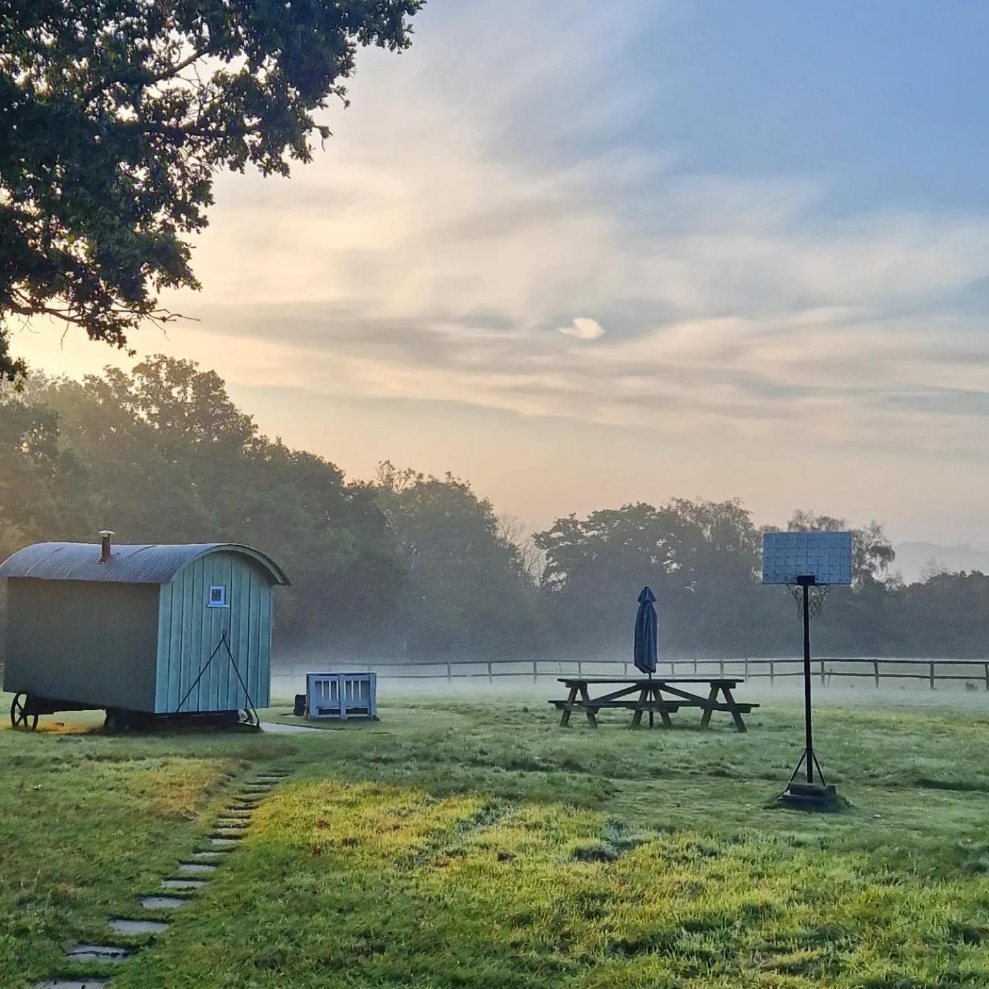 Skylark Shepherds Hut Royal Tunbridge Wells Ngoại thất bức ảnh